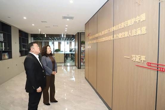 de52af45bece2e7a6f5a35e12c37e21b